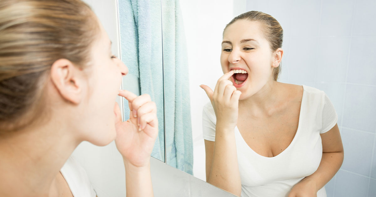 Diş Plağı Nedir ve Nasıl Başa Çıkılır?