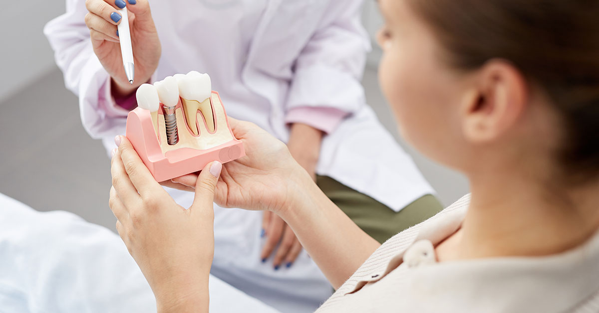 En Uzun Ömürlü Eksik Diş Tedavisi Hangisidir?